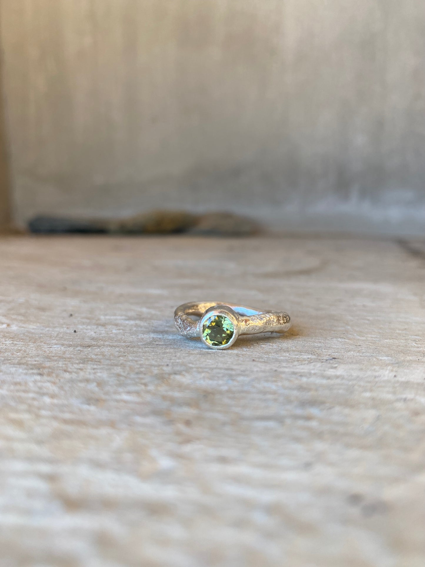 anillo MAGMA TURMALINA VERDE