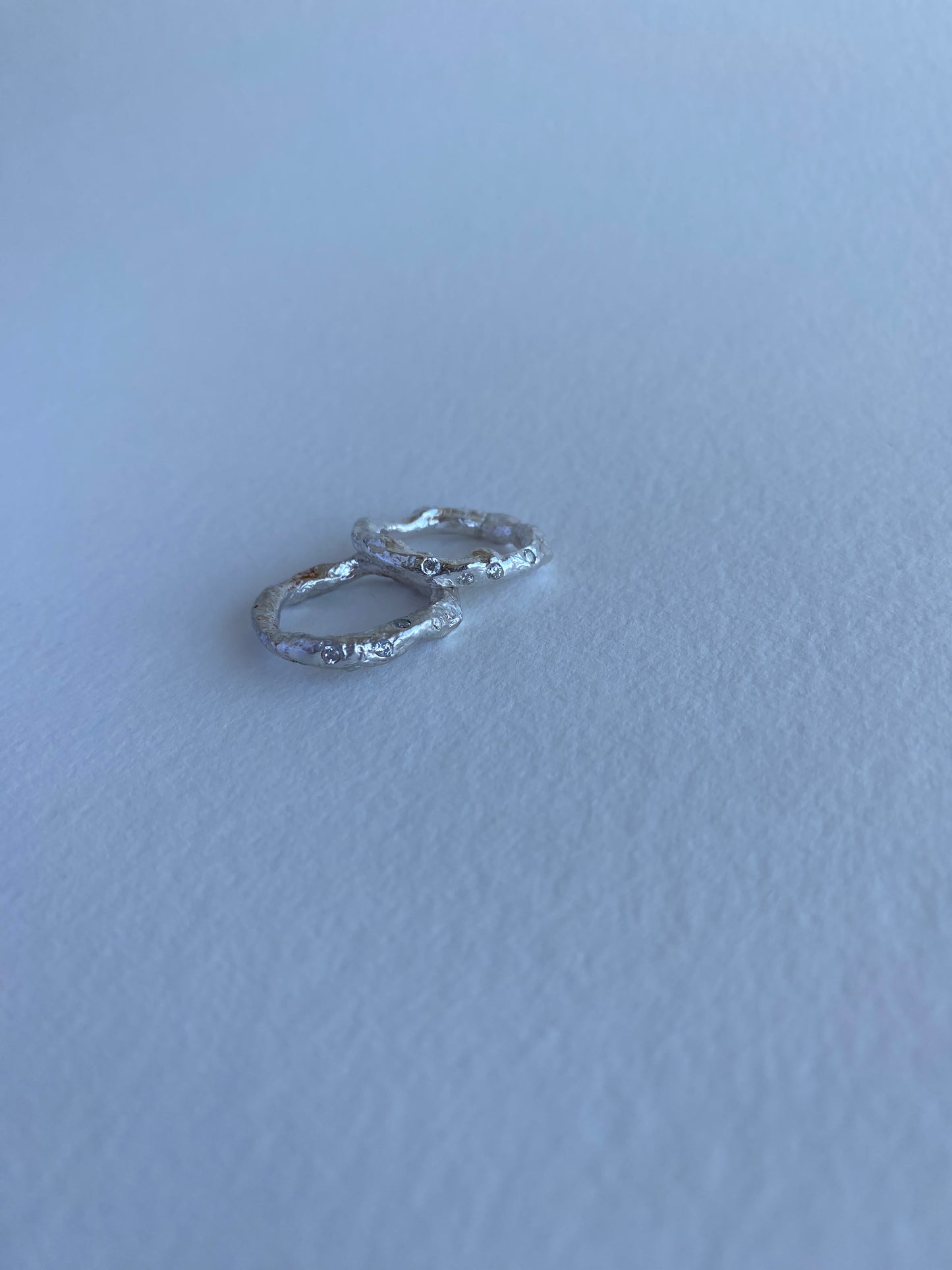anillo AMORFO ZIRCÓN