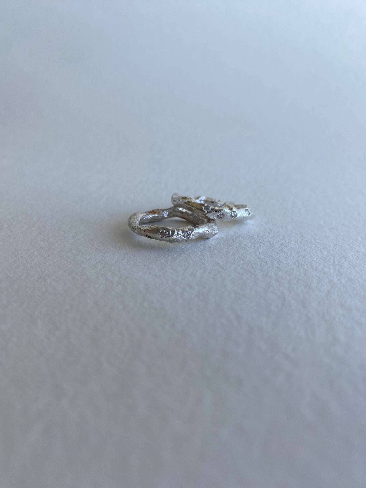 anillo AMORFO ZIRCÓN