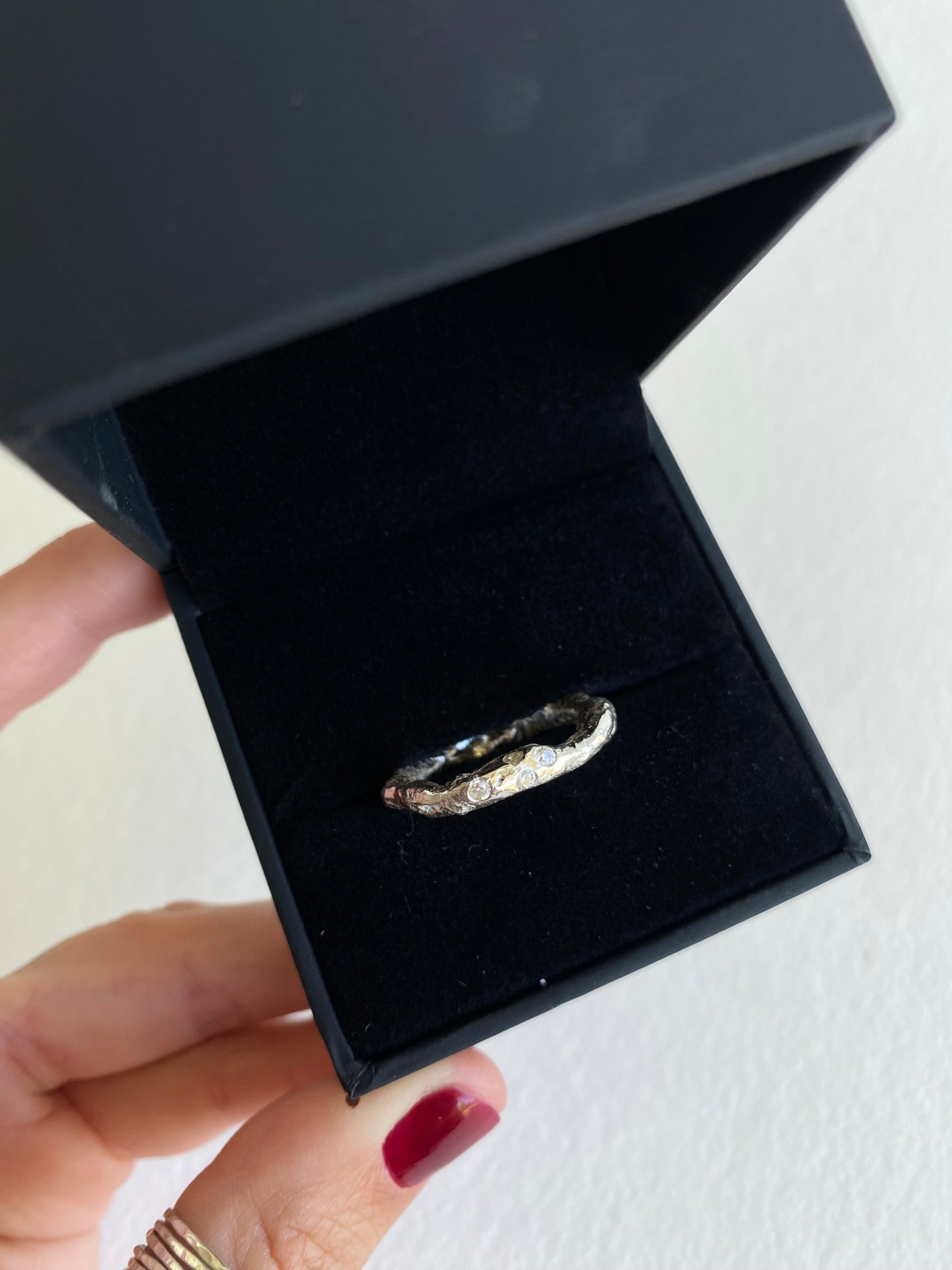 anillo AMORFO ZIRCÓN