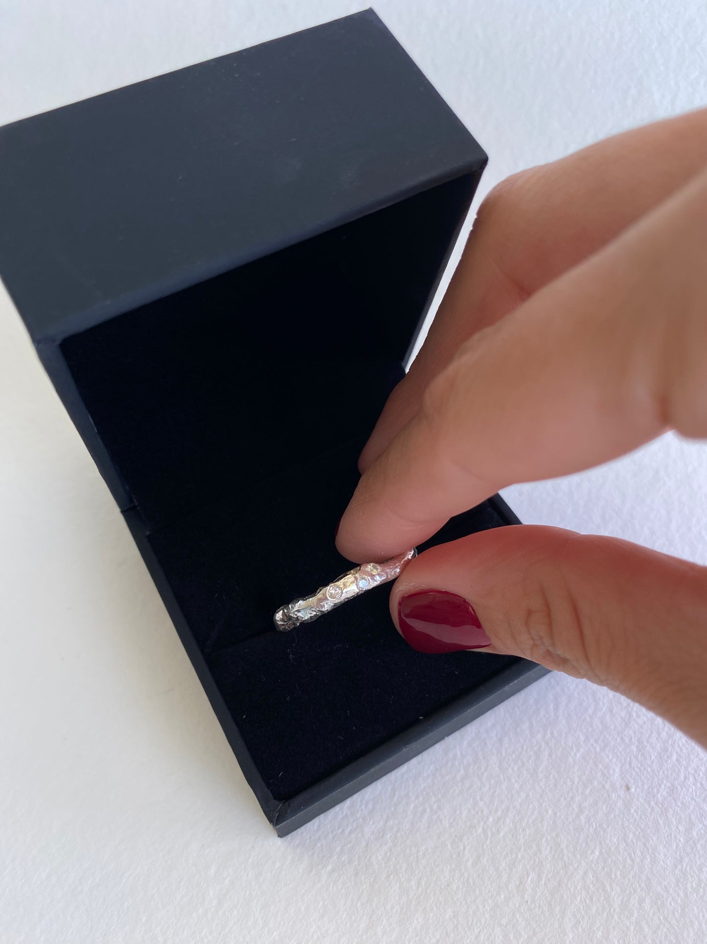 anillo AMORFO ZIRCÓN